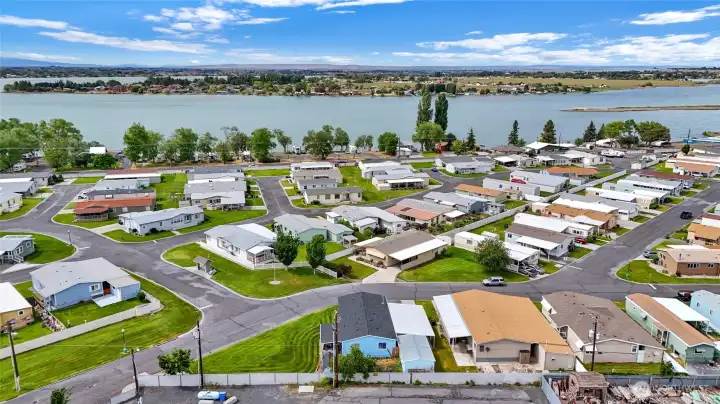 Desirable Broadway Estates Park