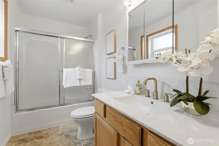 Downstairs Full Bath