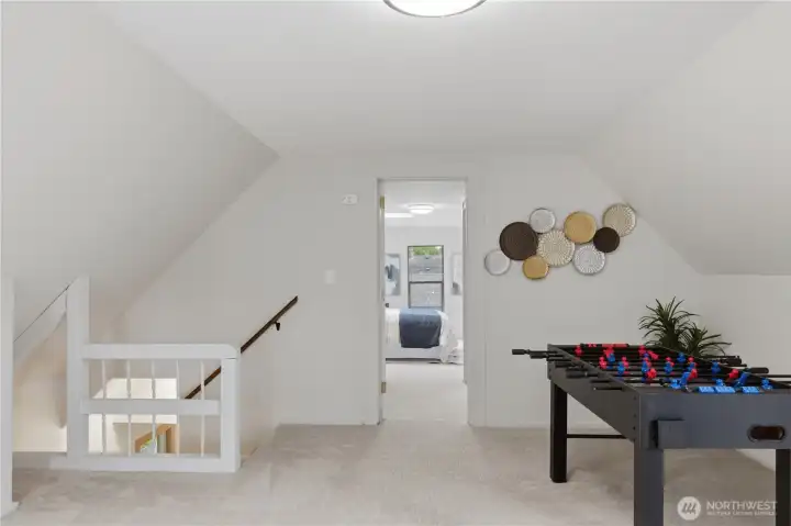 Large Upstairs Rec/Bonus/Flex Space
