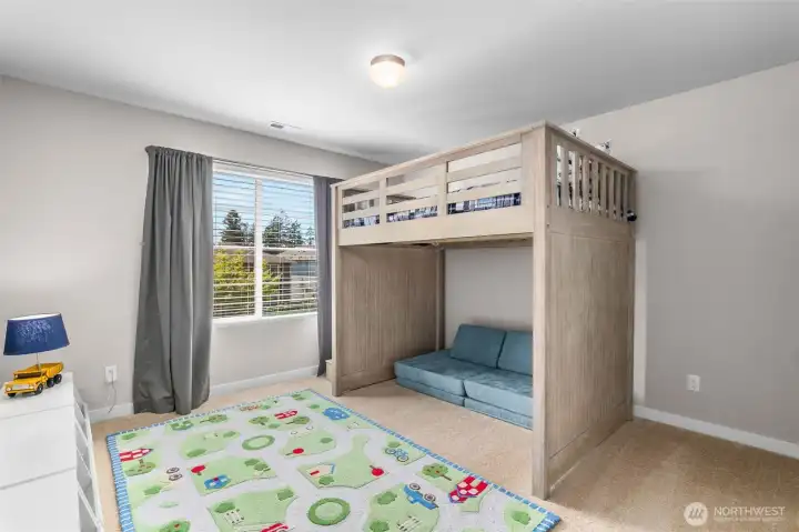Second guest room with walk-in closet