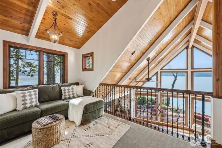 with Hood Canal out the windows, there's no where you need to be!