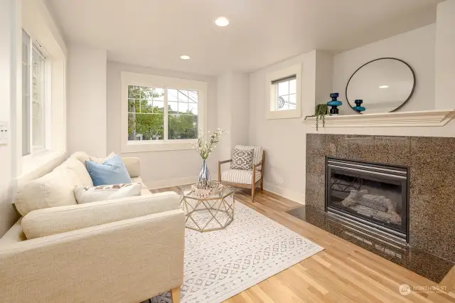 Livingroom with gas fireplace