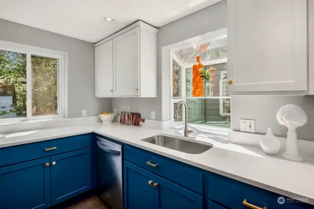 Undermount sink with bay window.