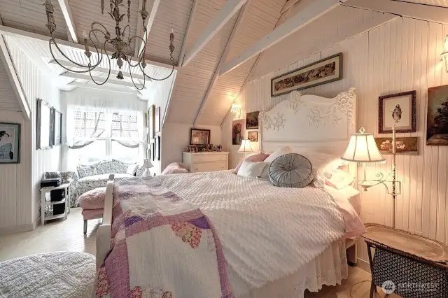 Primary Suite with lovely ocean views to the west