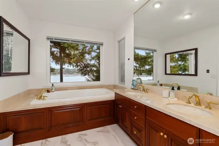 Soaking tub with Eld Inlet Views!