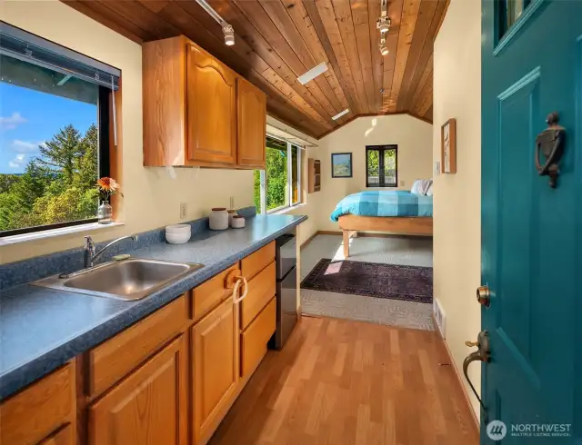 Studio above "Z Haus" garage; great spot for guests or a very quiet, private office.