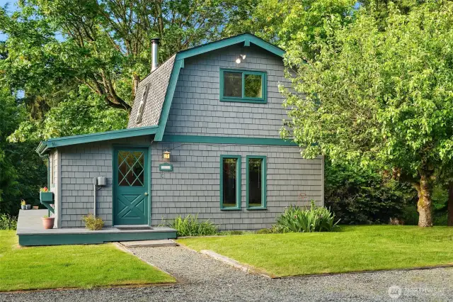 Cabin with kitchen, bath and loft sleeping area. More photos upon request.