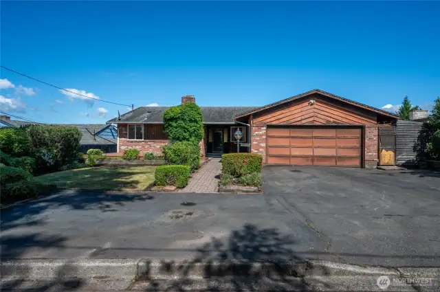 2 Car Garage with additional parking for 5 more vehicles