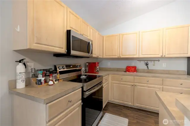 Beautiful kitchen with lots of counter space