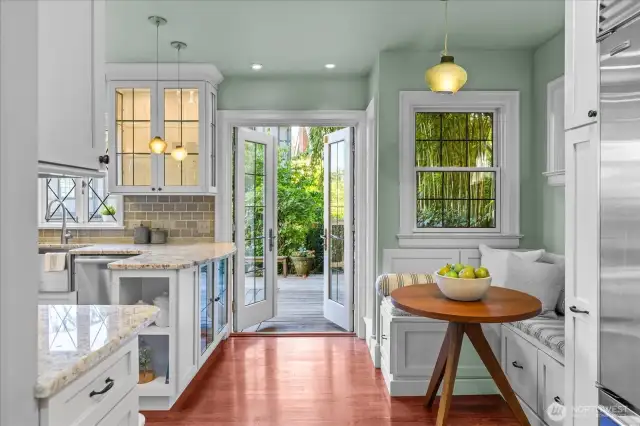 Eating nook in kitchen