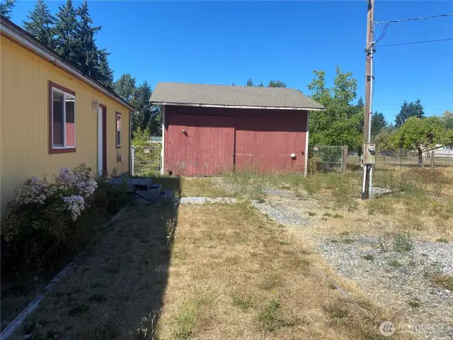 Garage/Barn