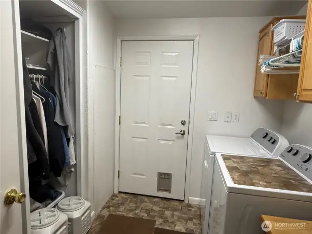 laundry room, door to garage