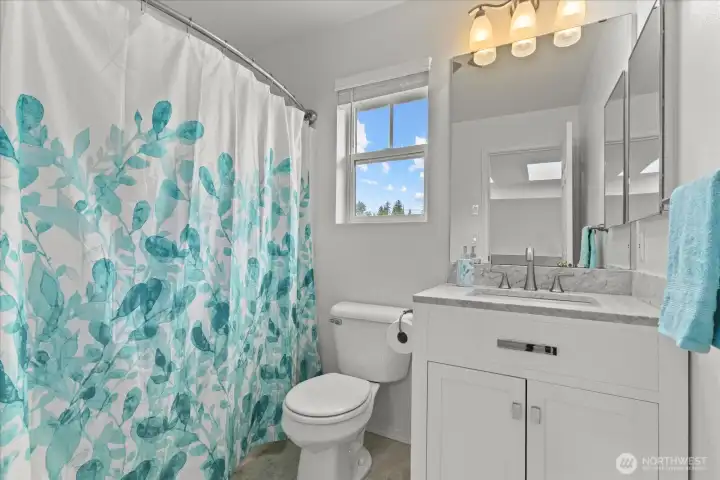 Upstairs full bath,