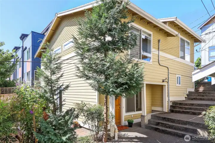 Two story West Seattle townhome