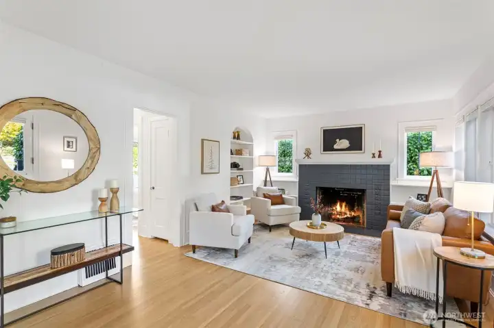 A large living room with plenty of options to live, entertain and decorate your own way!