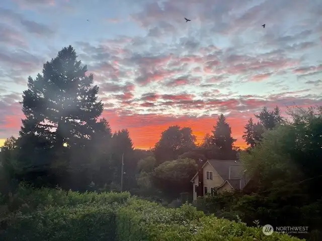 A feature you will love: Enjoy sweeping views of downtown Seattle and the Olympic Mountains  —plus gorgeous sunsets to end the day.