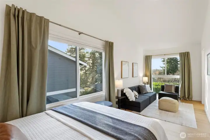 2nd bedroom on upper level with new windows and new engineered hardwood. Connected to upper bathroom and with views of downtown and beautiful mountains and sunsets, this is a great room as a bedroom, nursery or office.