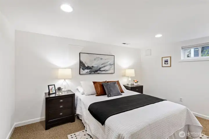 The flex room in the lower level(or sometimes called the 4th non-conforming bedroom!), also great for an office or gym.