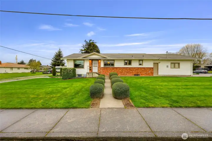 Fresh landscaping and sprinkler system to keep your Lynden lawn green!