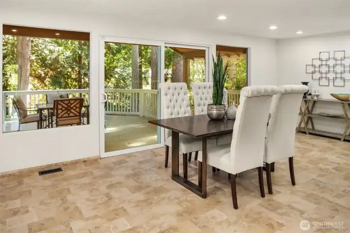Seamless connection to the covered deck.