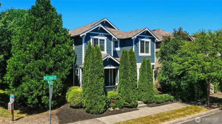 Don't miss this opportunity to have the end lot, with bonus greenery and extra privacy!
