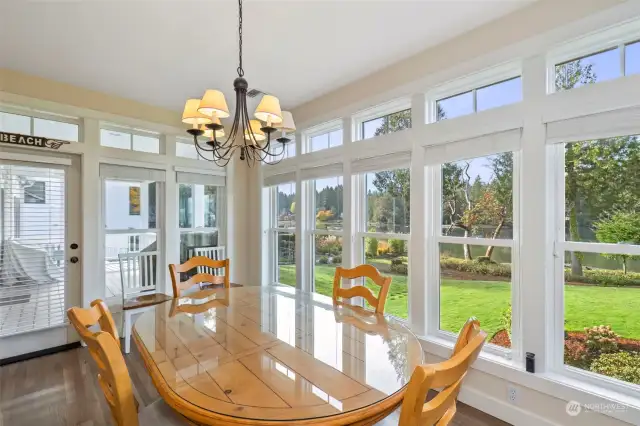 Kitchen eating area