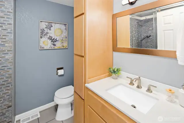 Upper Level Guest Full Bathroom