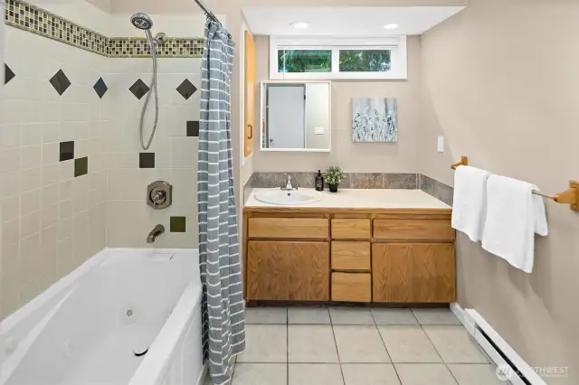 MIL/ADU Full Bathroom.