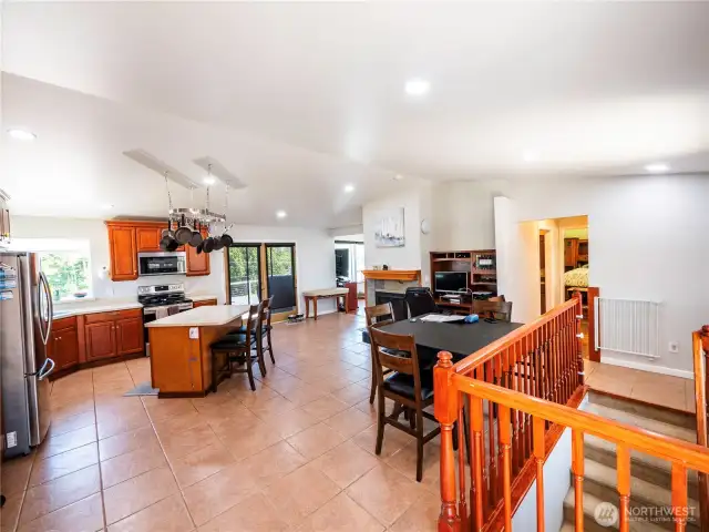 REVERSE OF THE KITCHEN/DINING...AND A LITTLE OFFICE SPACE TOO!