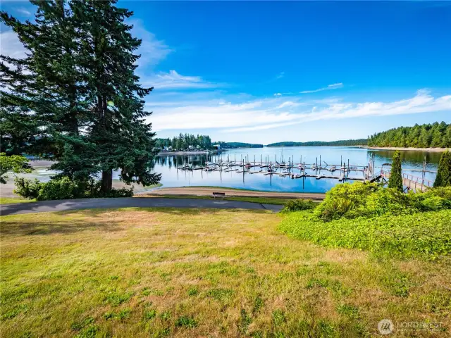 COMMUNITY PARK AND MARINA WHERE THEY PRACTICALLY PAY YOU TO KEEP A BOAT THERE...AND YOU'RE ALREADY IN THE DEEP WATER..SHORT BOAT RIDE TO SHELTON, TACOMA, GIG HARBOR