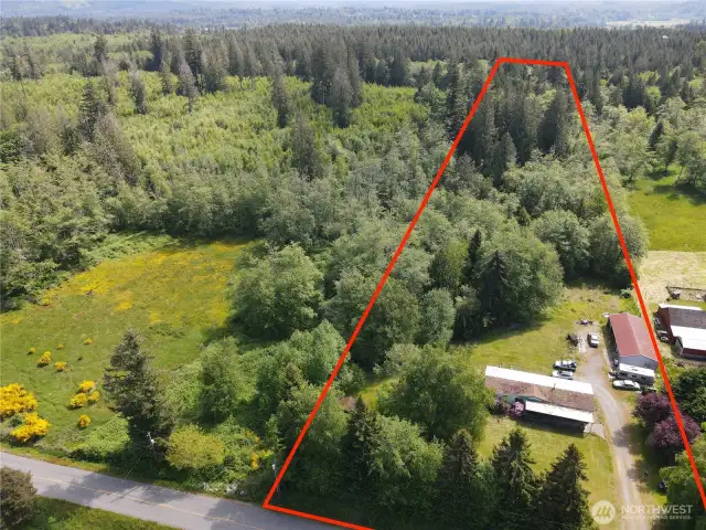 Approximate property boundary for estimated visual reference.