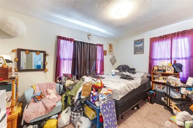 primary bed 915