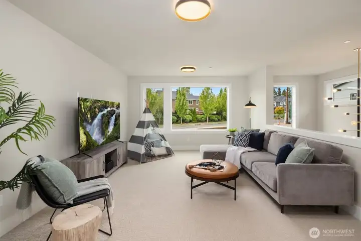 Large open second floor bonus room