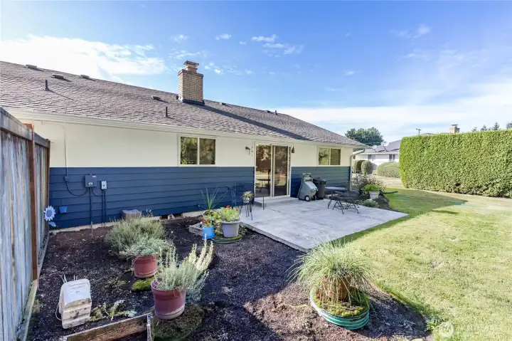 Plenty of garden space for you to use your green thumb!