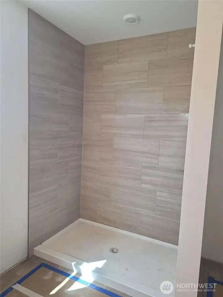 Primary shower