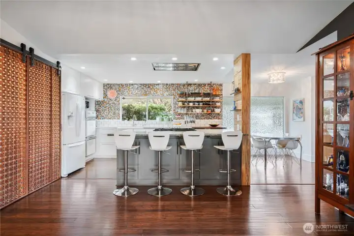 Custom kitchen with Selix cabinets
