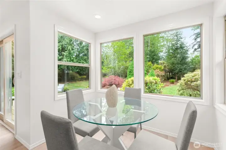 Breakfast nook area