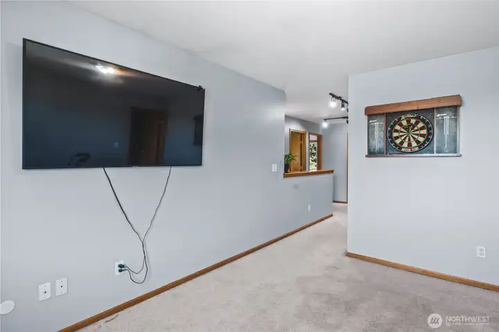Flex/Media/Game Space
