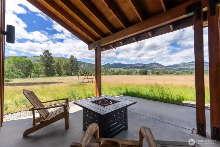 Start enjoying every season the Methow Valley has to offer in your own home.