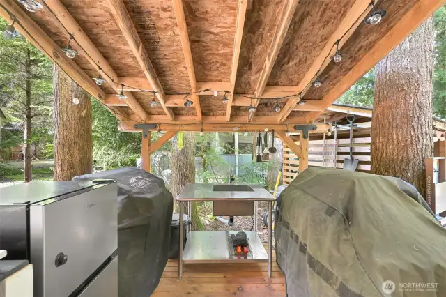 outdoor covered  kitchen area