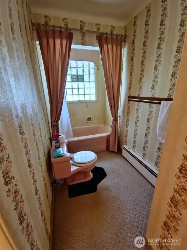 upper bathroom