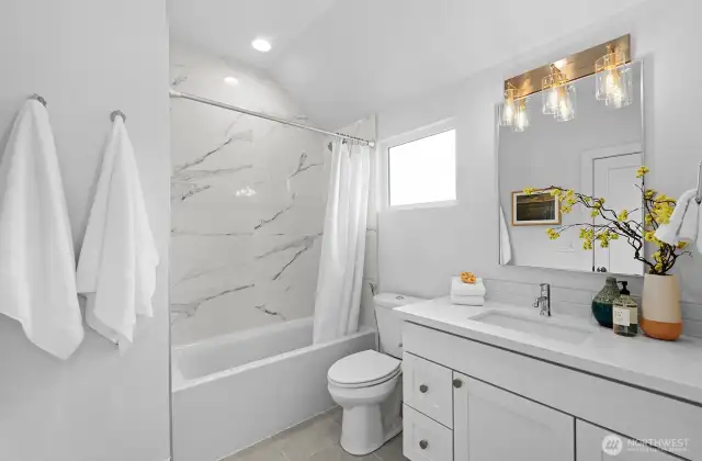 Upstairs full bath