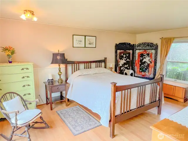 Main floor 2nd Primary bedroom Air B&B licensed