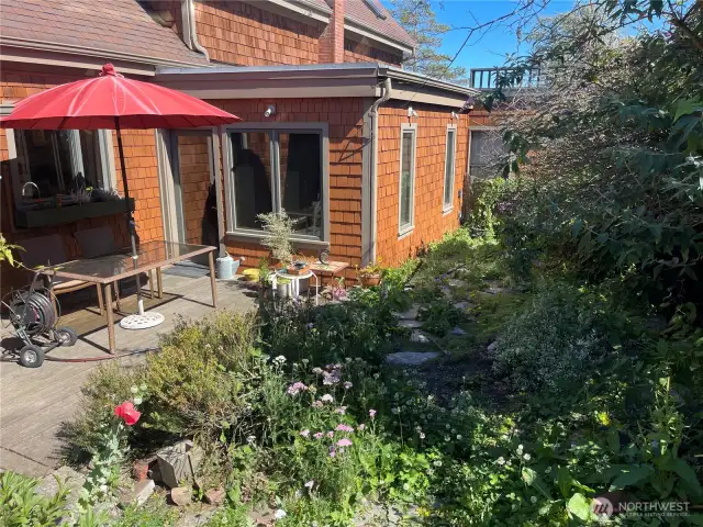 The gardens are in "spring mode" and awaiting clean up but the space is magical.