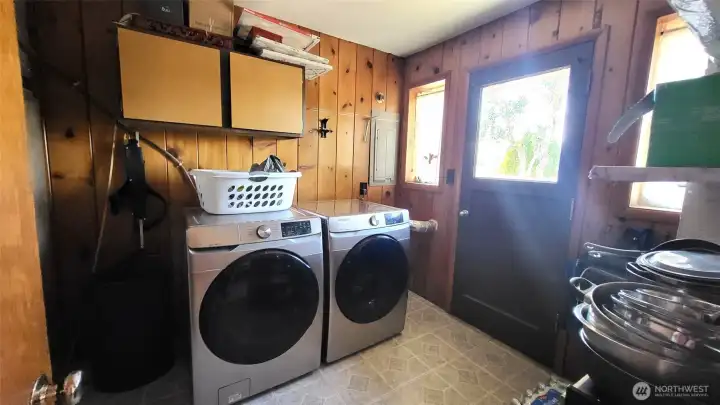 Utility room/Back door entry