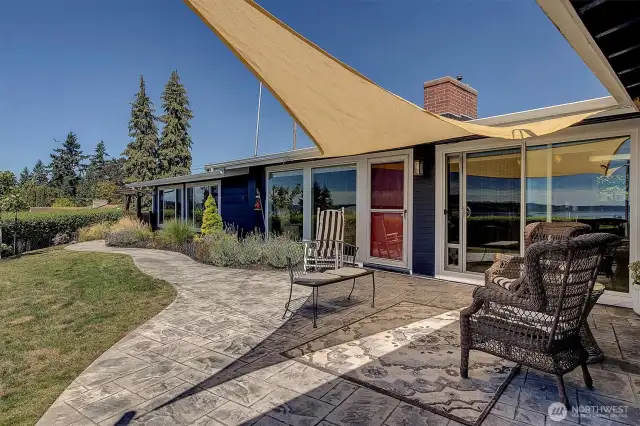 ~new front patio is very inviting