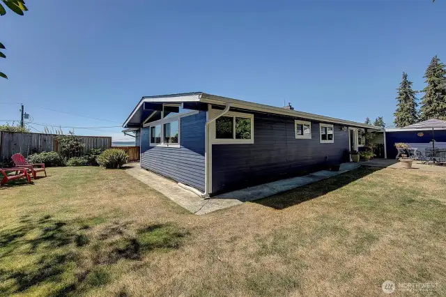 ~backyard L shaped to side yard fence
