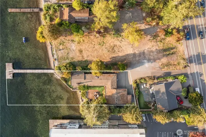 Extraordinary opportunity to enjoy as is or dream big w/a high style renovation to save the irreplaceable footprint. Zoned SFR or 2 townhomes, this is a stellar investment in a truly coveted Kirkland waterfront setting.
