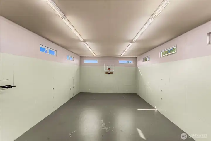 Flex space- Gym, shop, yoga studio, craft room, etc.