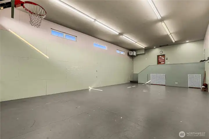 Flex space- Gym, shop, yoga studio, craft room, etc.